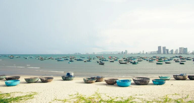 Stadt- und Küstenlandschaft von Da Nang
